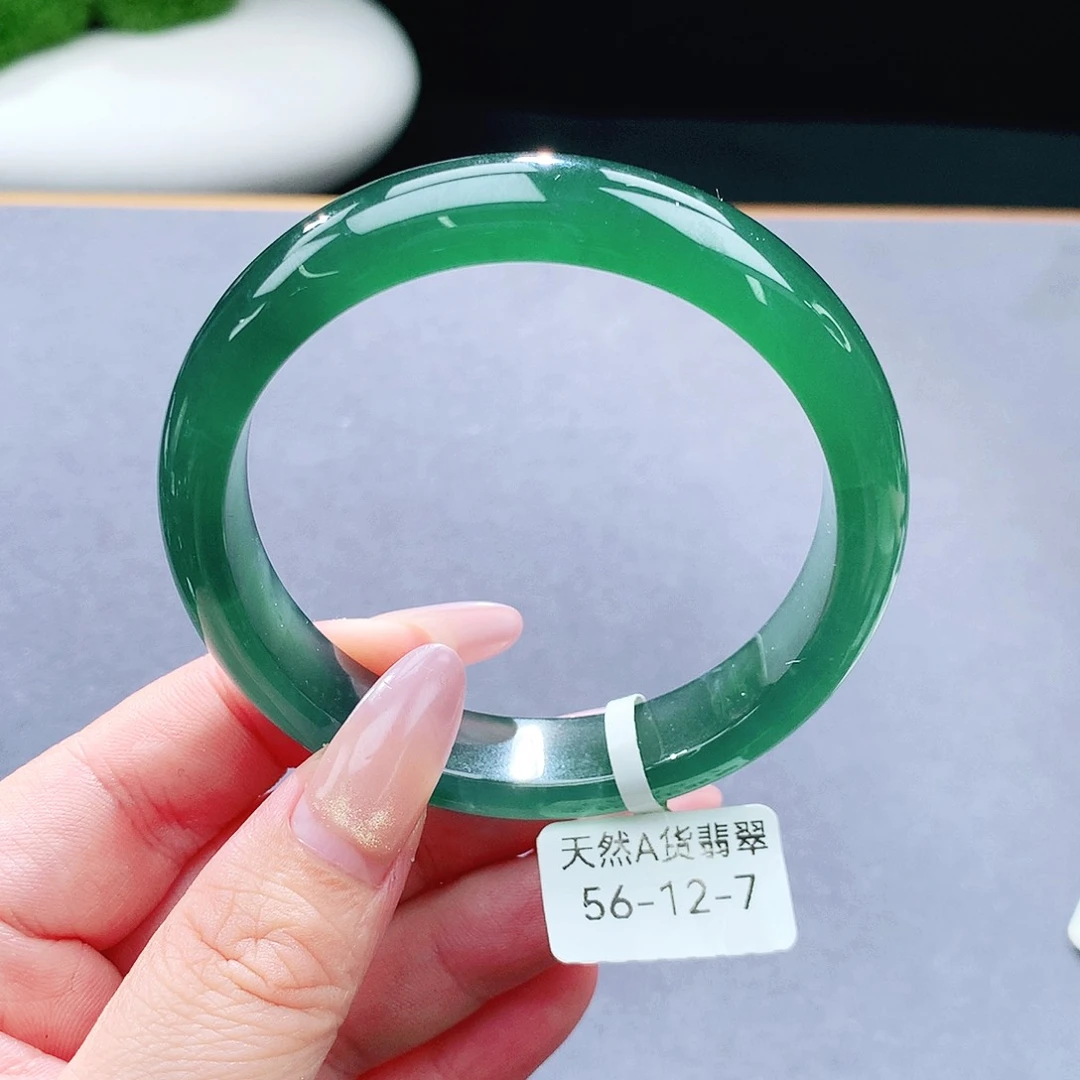 未镶嵌手镯（圆镯）翡翠