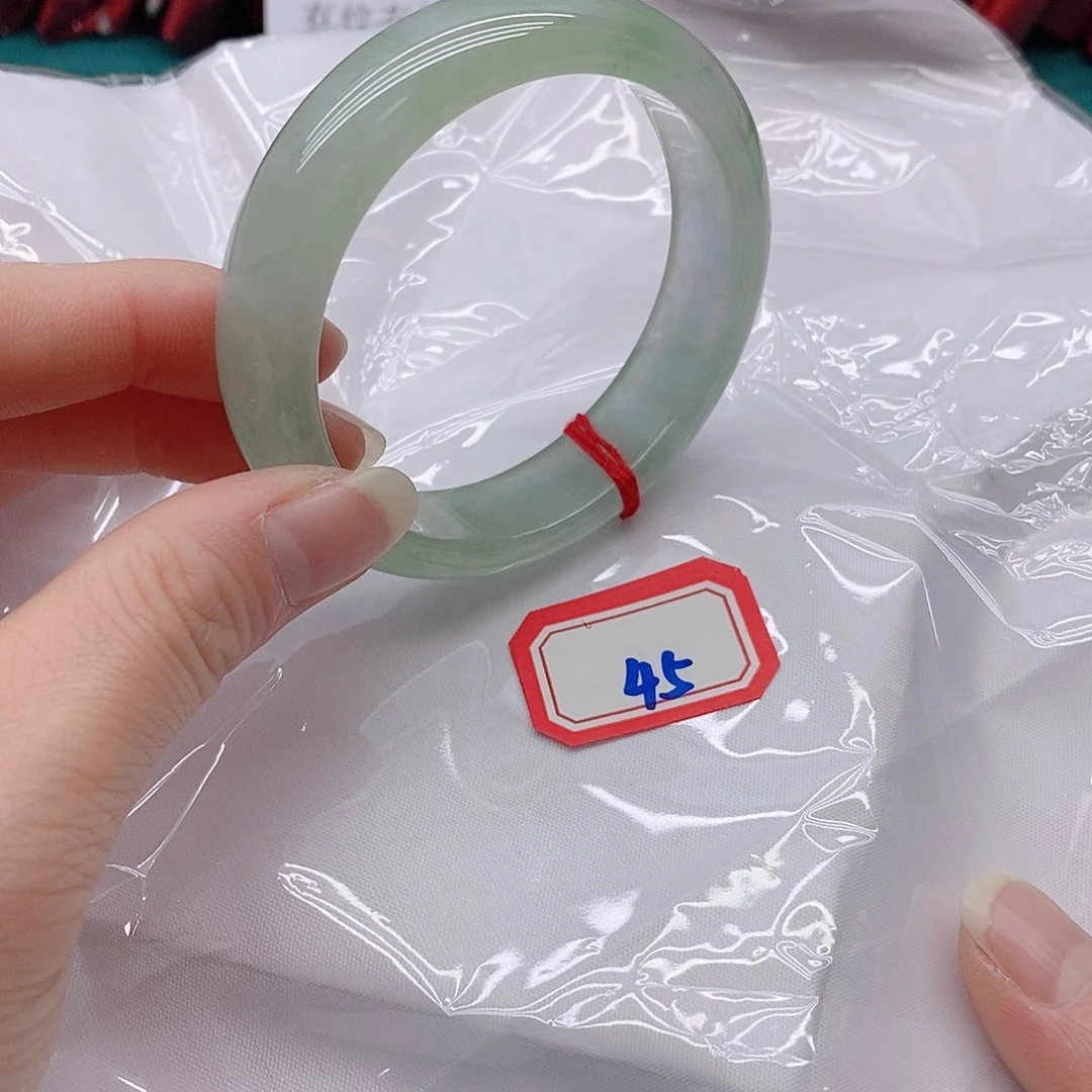 翡翠手镯未镶嵌小**肥4555555555