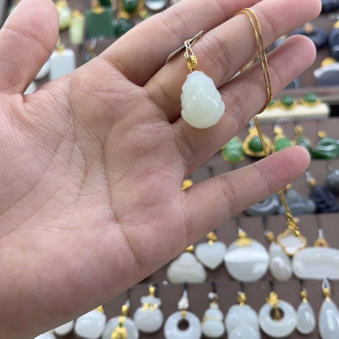 和田玉银S925镶嵌吊坠(赠链)