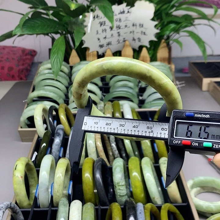 未镶嵌蛇纹石玉手镯89