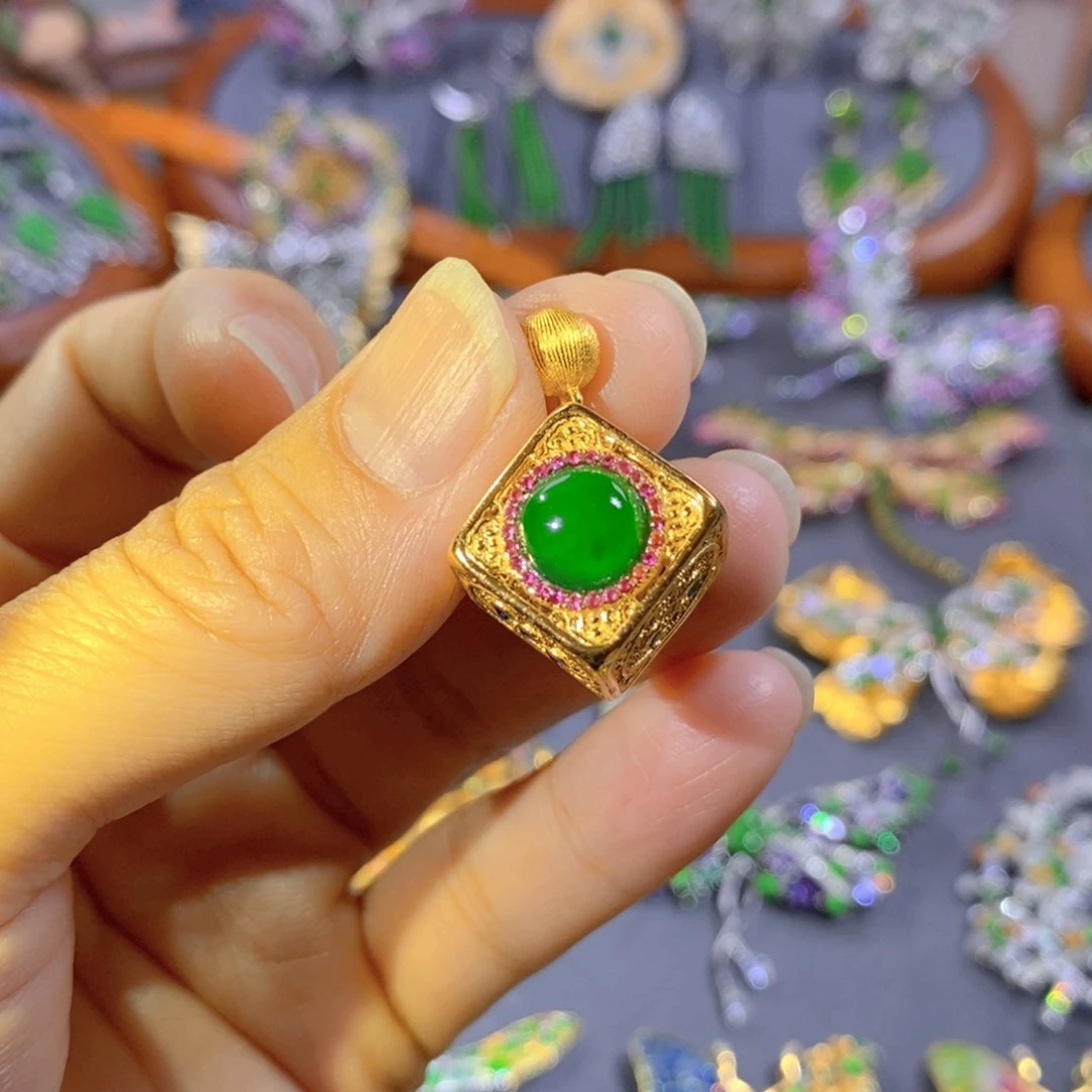 颈饰银S925镶嵌翡翠