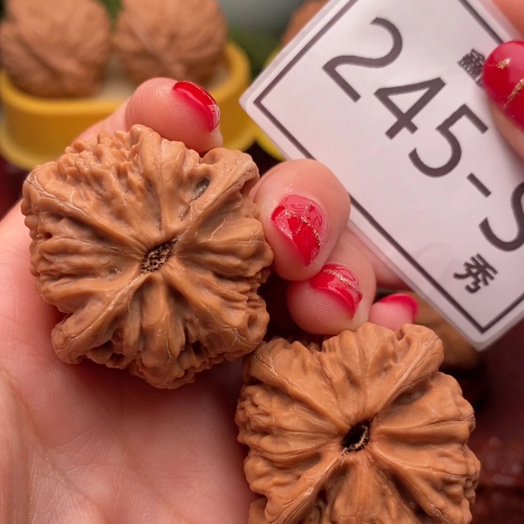 文玩核桃把件九龙40