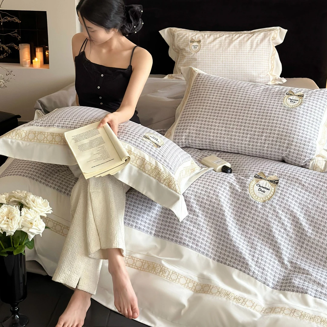 孔龙 莫妮卡 欧式简约款轻奢风格 贴服舒适纯棉磨毛四件套