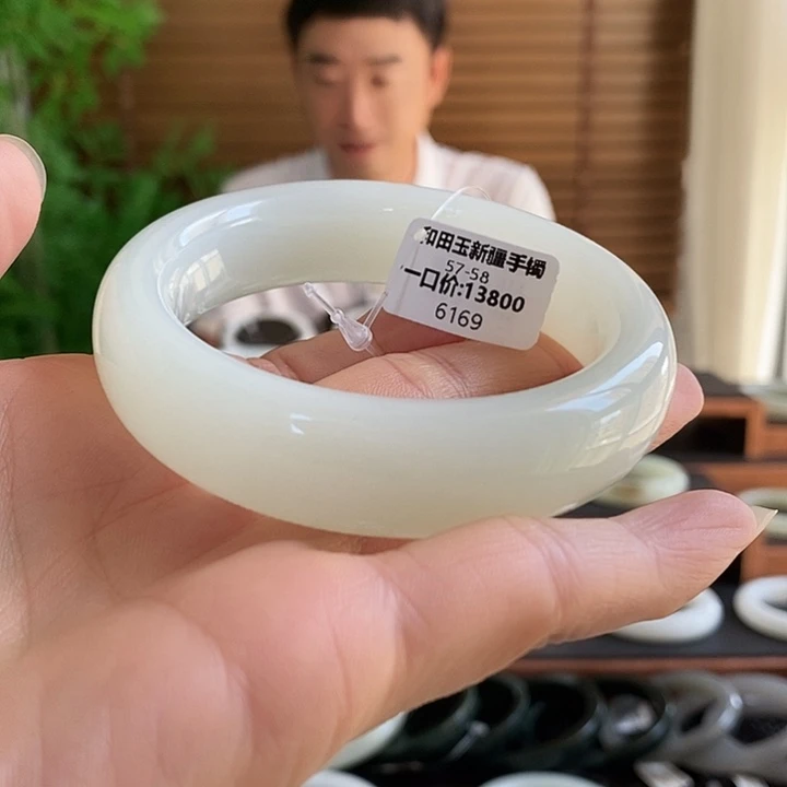 和田玉手镯未镶嵌6169
