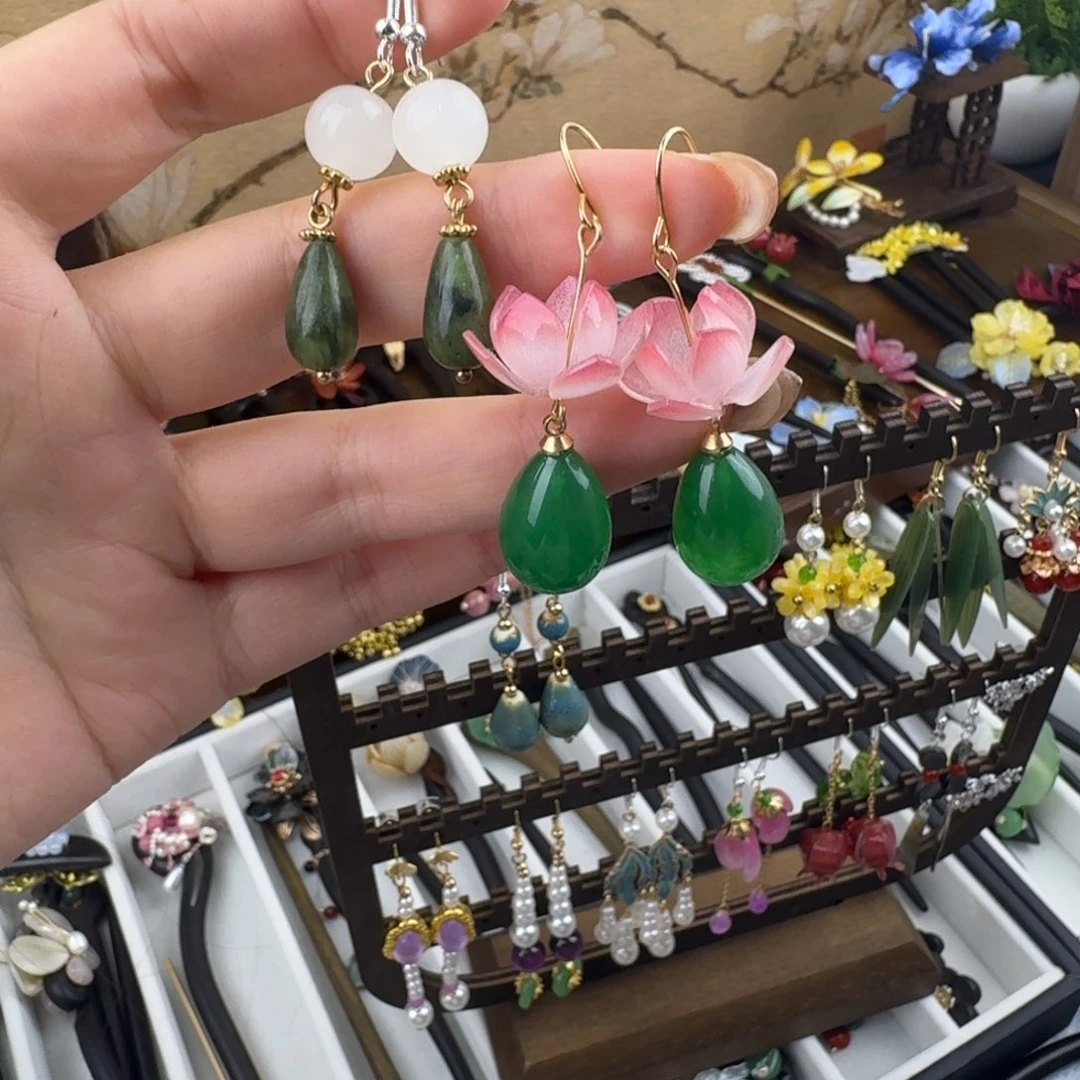 宁***远木质非金属耳饰两对