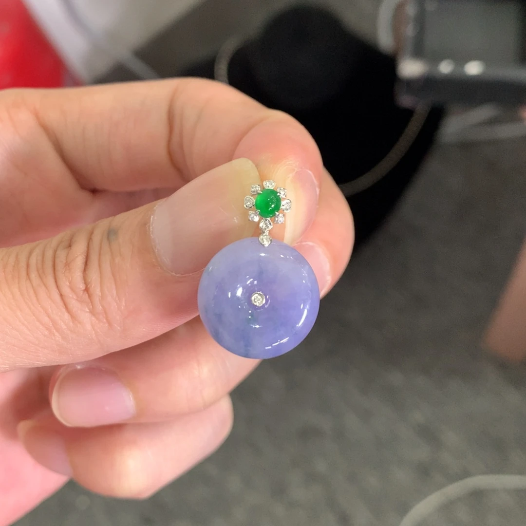 颈饰18K金镶嵌翡翠翡翠