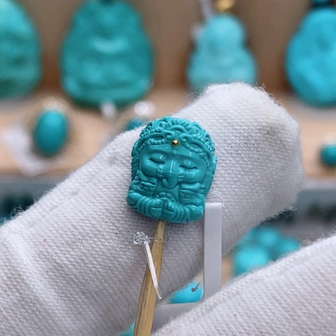 绿松石未镶嵌珠宝奇石