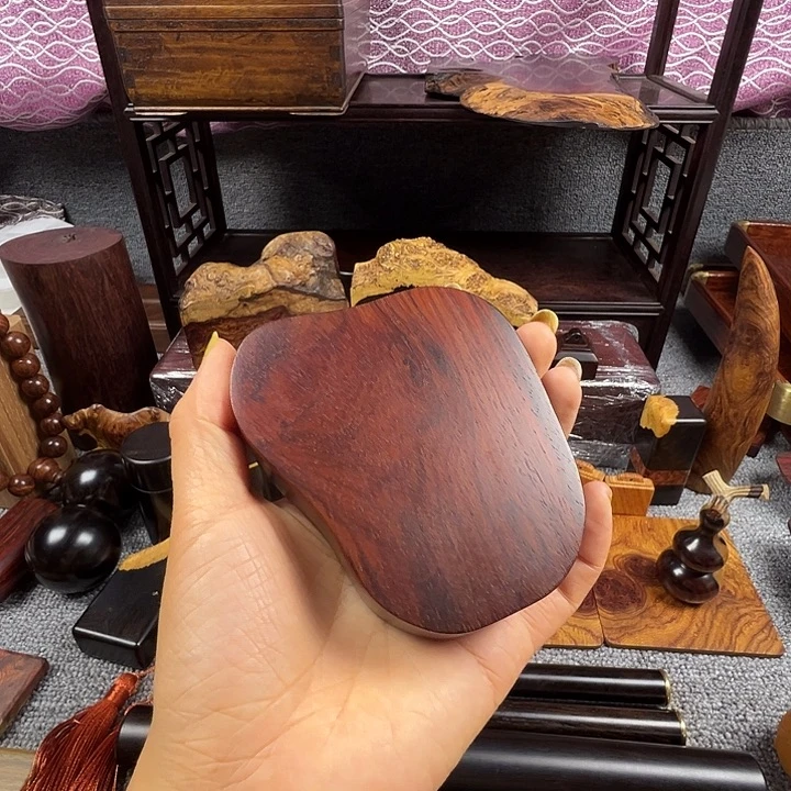 交趾黄檀（大红酸枝）