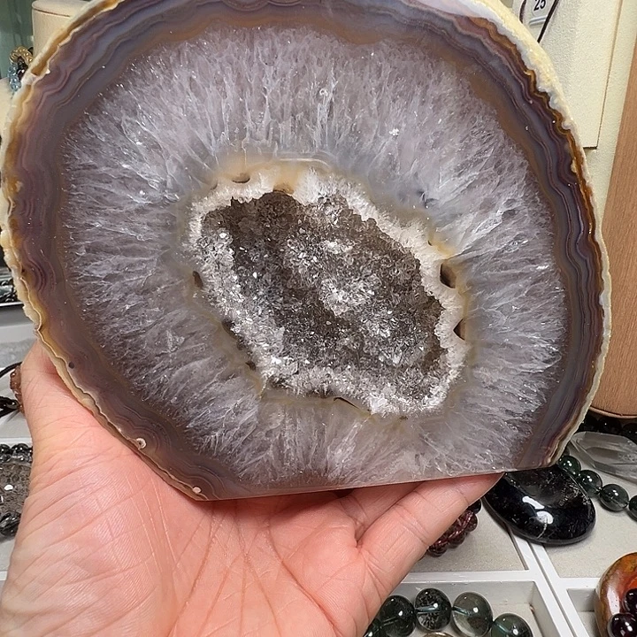 玛瑙/玉髓未镶嵌珠宝奇石2425g天然玛瑙水晶洞