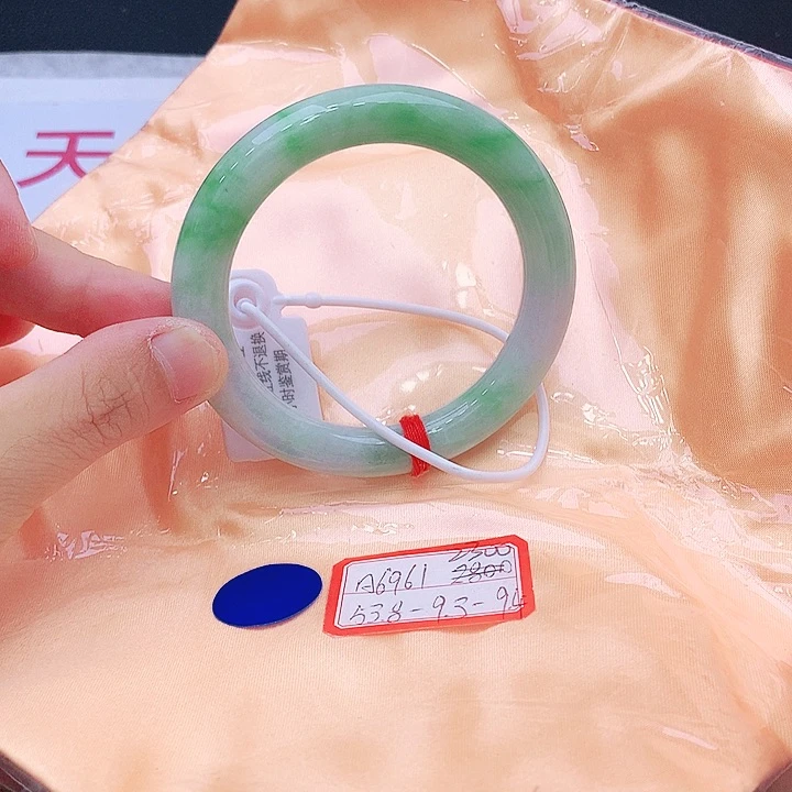 未镶嵌手镯翡翠我