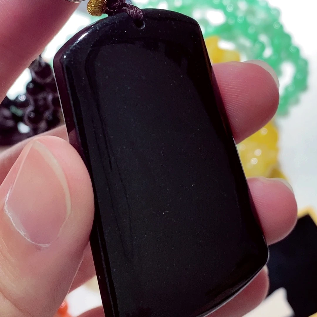 翡翠未镶嵌颈饰翡翠z