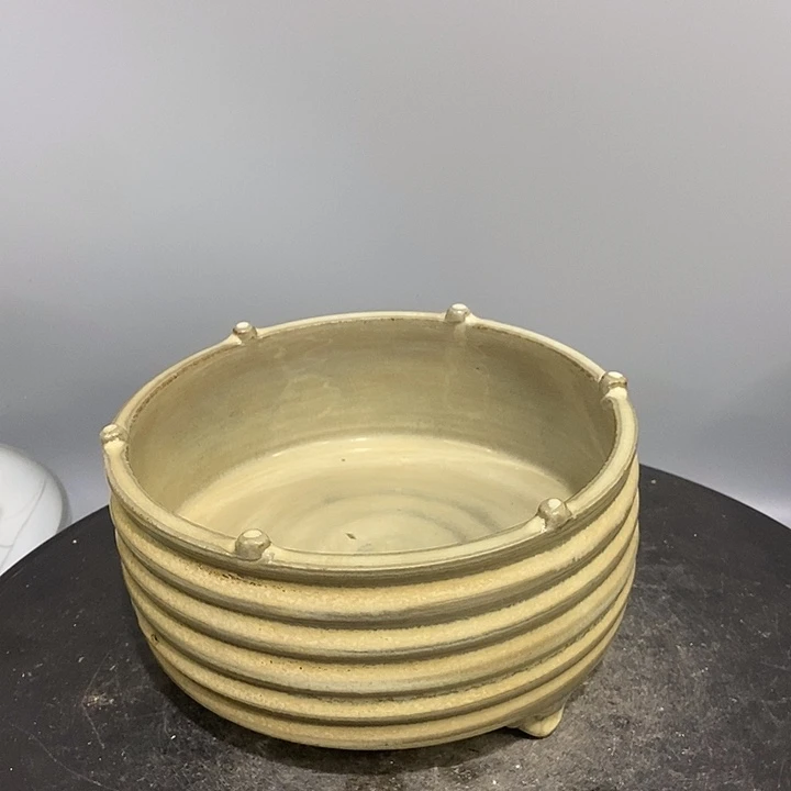 汝窑三足奁造型独特