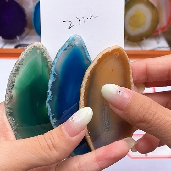 用***3玛瑙/玉髓颈饰合金
