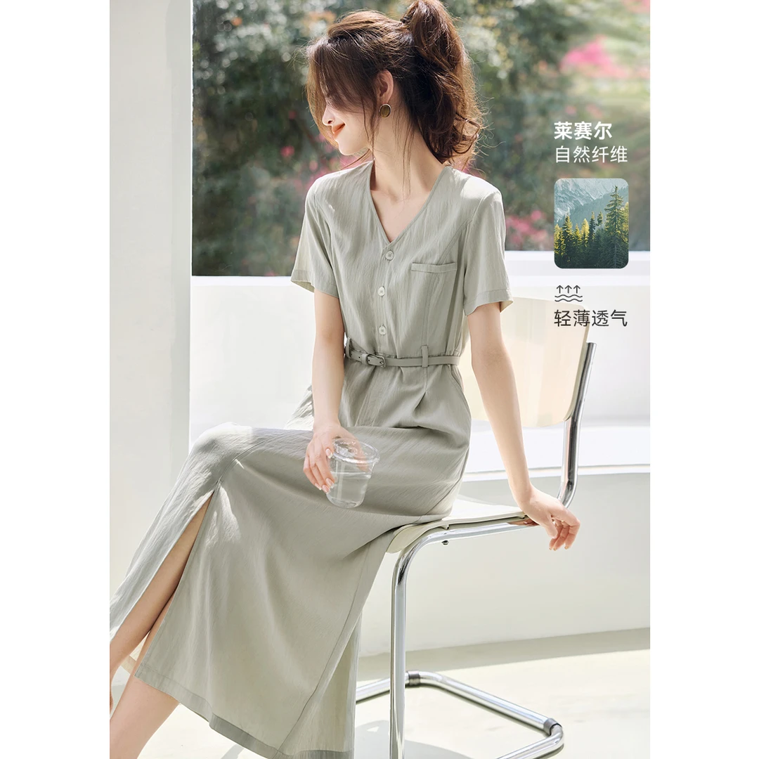 沫晗依美【薄荷假日】莱赛尔高级气质2025夏V领显瘦开叉连衣裙4557