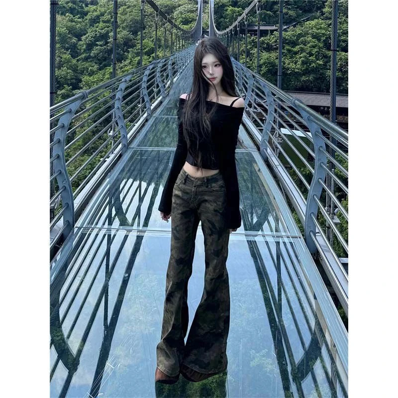 美式迷彩微喇牛仔裤女2025年秋季新款复古显瘦垂感不贴腿喇叭裤子