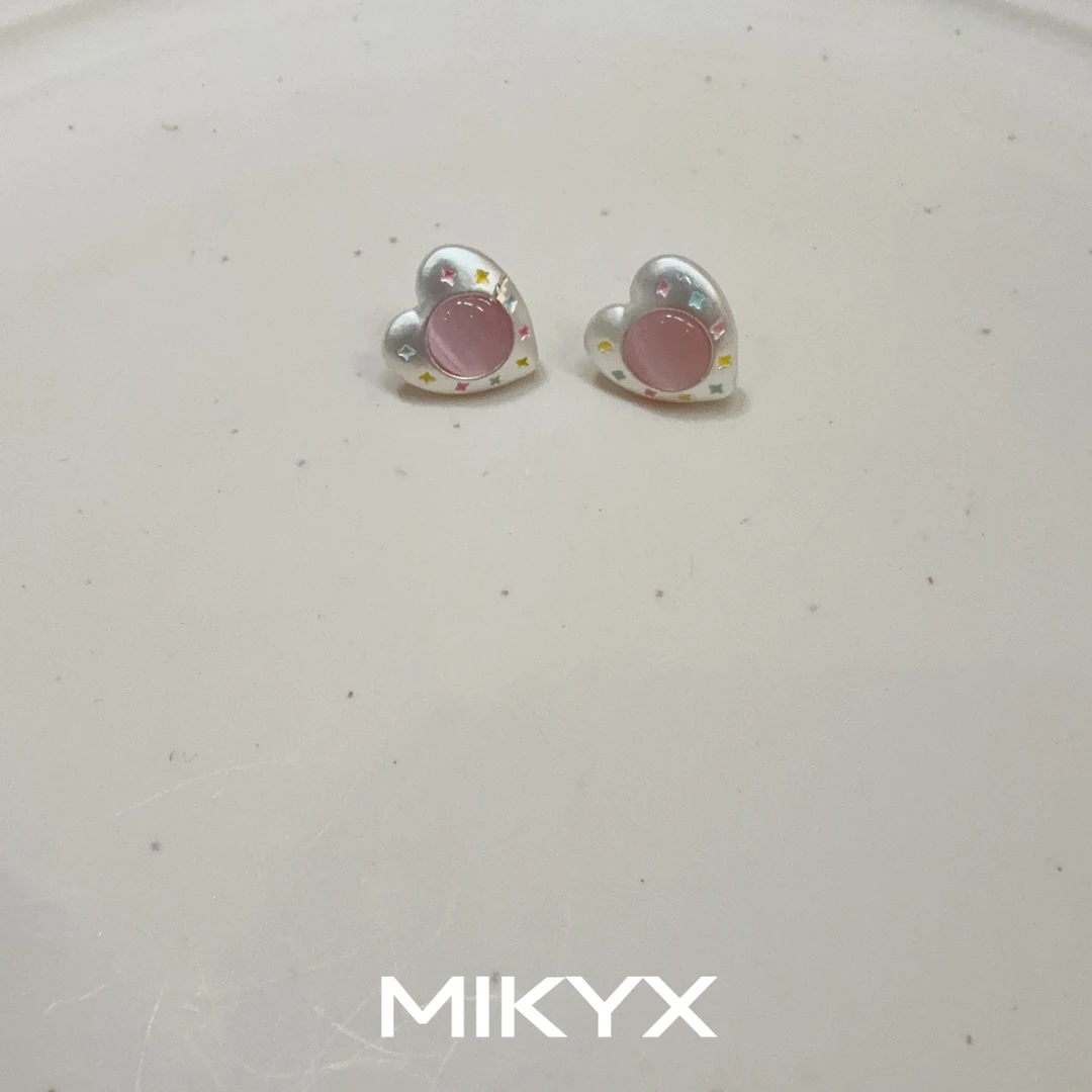 mikyx 铜合金耳饰 粉色爱心小巧耳钉B637