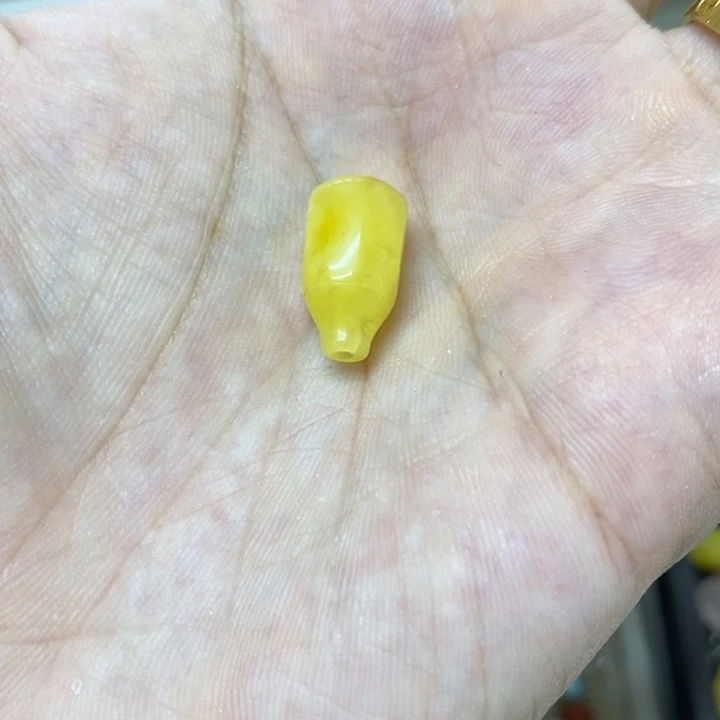 未镶嵌蜜蜡裸石多样性发货