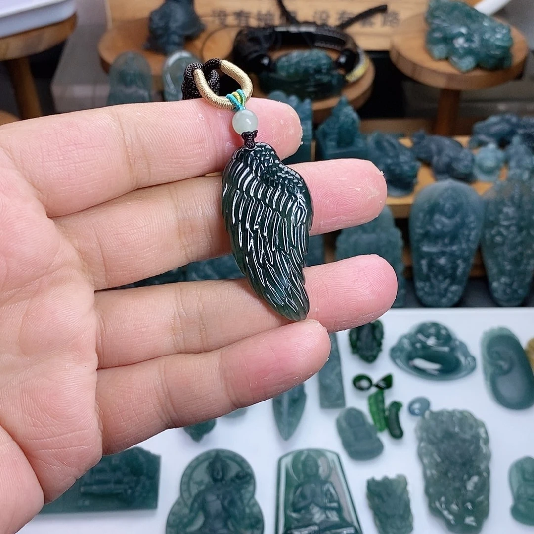 定制翡翠未镶嵌翅膀