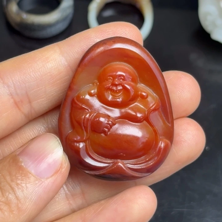 颈饰未镶嵌和田玉（白玉）