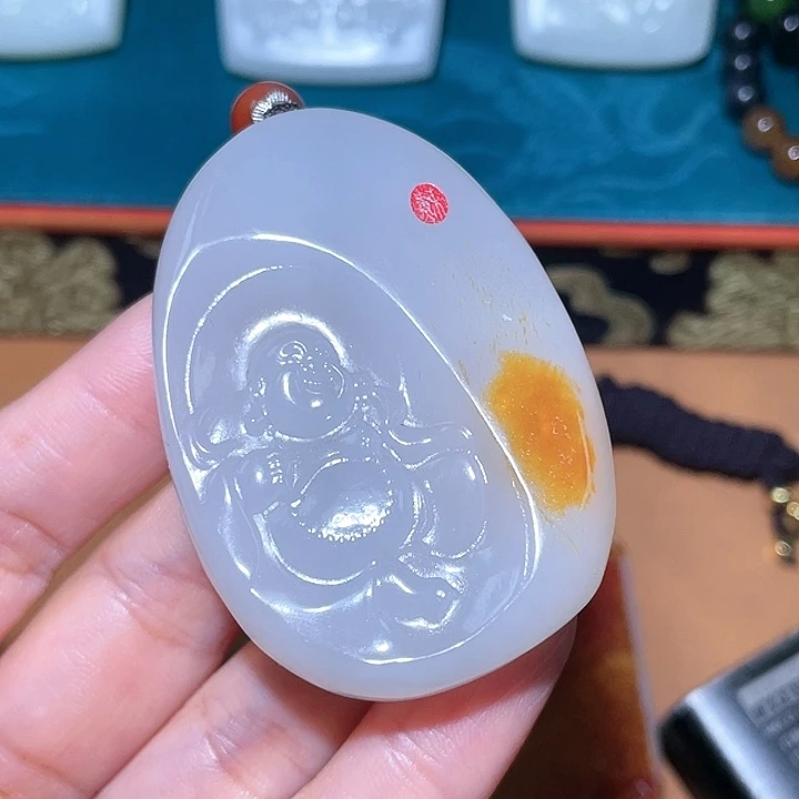 向***年颈饰未镶嵌和田玉