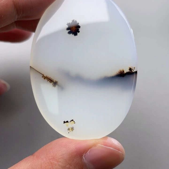 玛瑙/玉髓颈饰未镶嵌穿**空