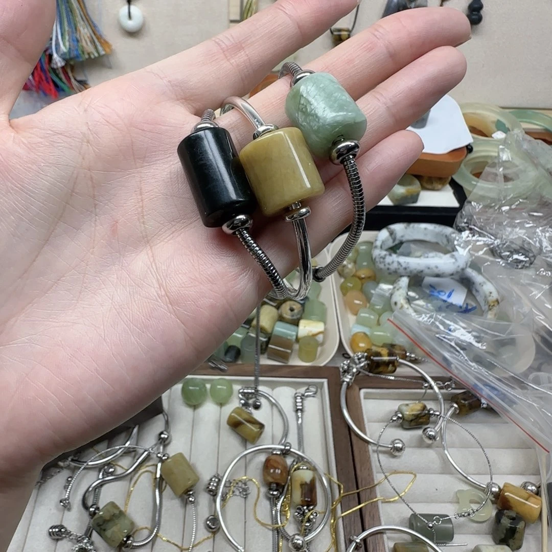 不***字蛇纹石玉未镶嵌岫玉