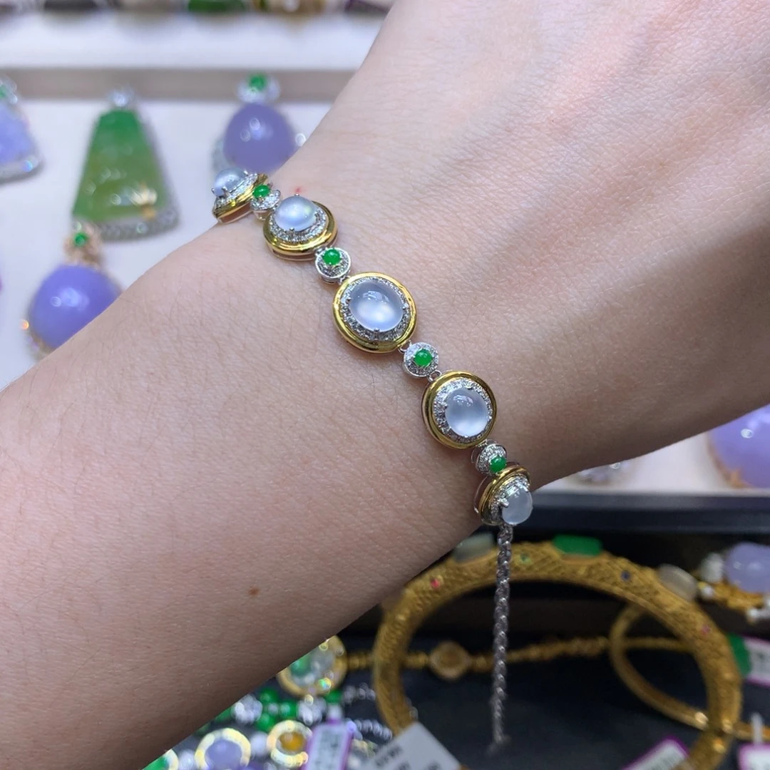 翡翠18K金镶嵌颈饰