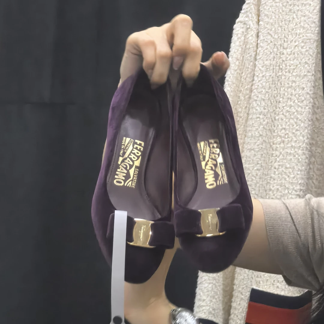 95新 Alexander McQueen/亚历山大·麦昆 菲拉格慕平底鞋不退换