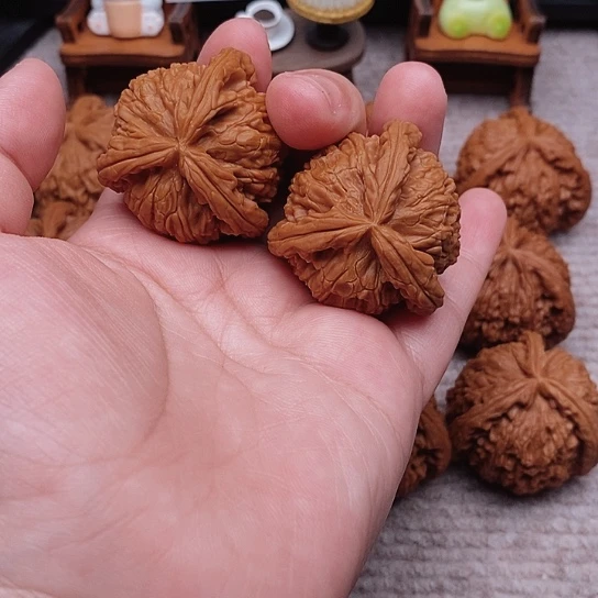 【闪购商品】文玩核桃吊坠黄***．精工修复白奔37