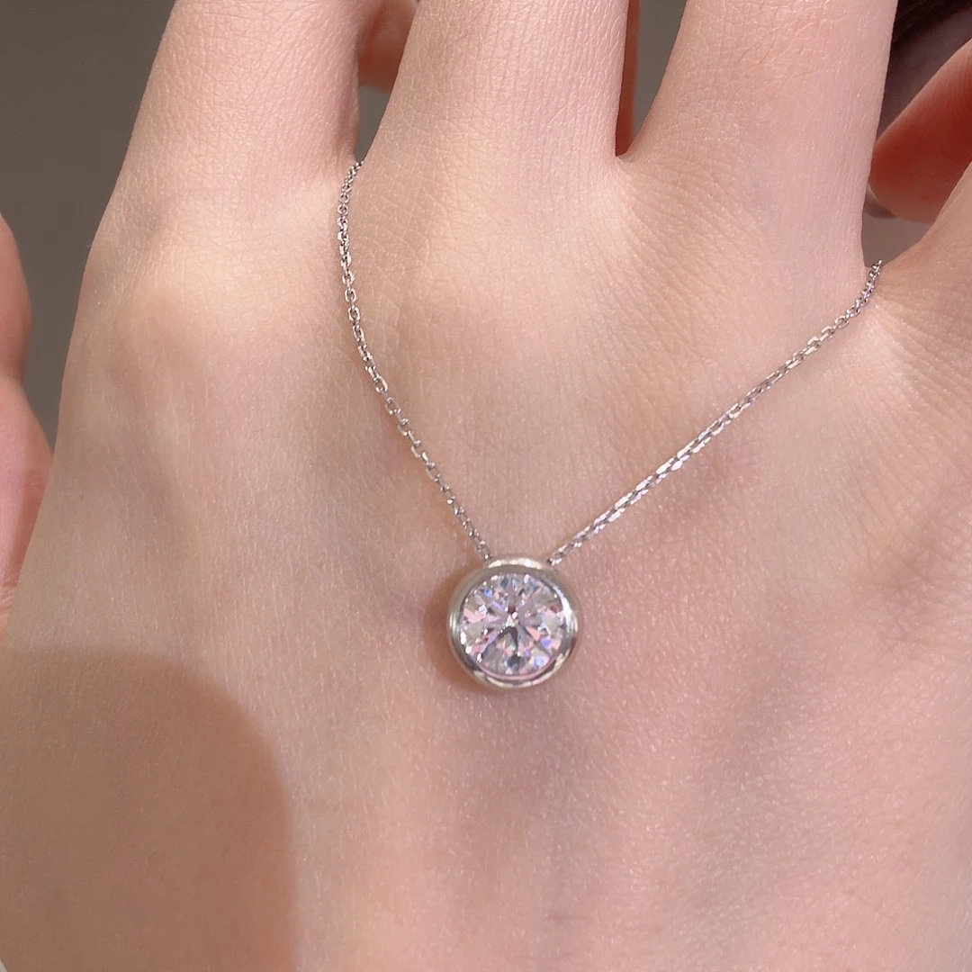 实验室培育钻石颈饰18K金镶嵌