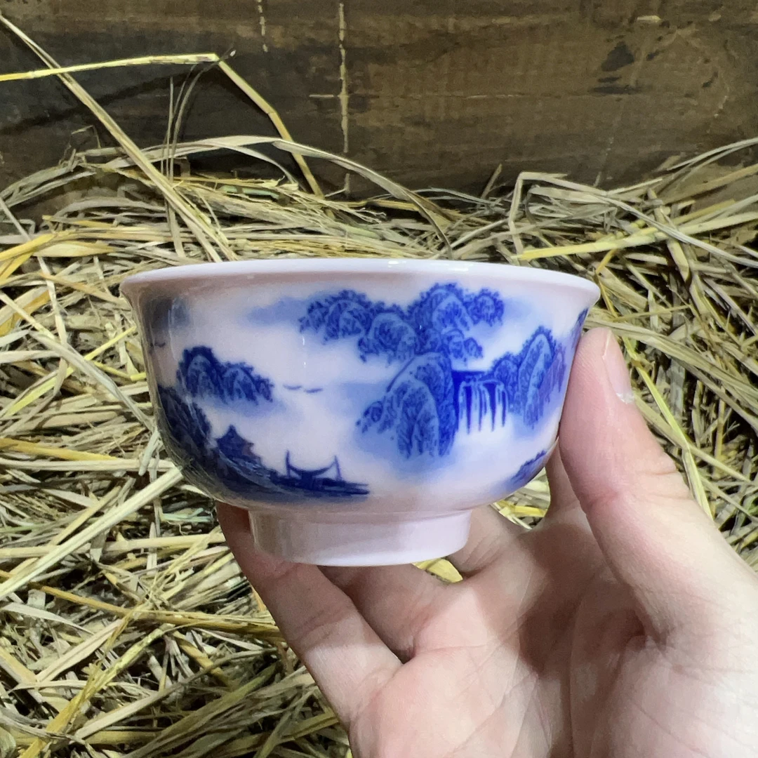 红稀青花山水品茗杯+礼盒