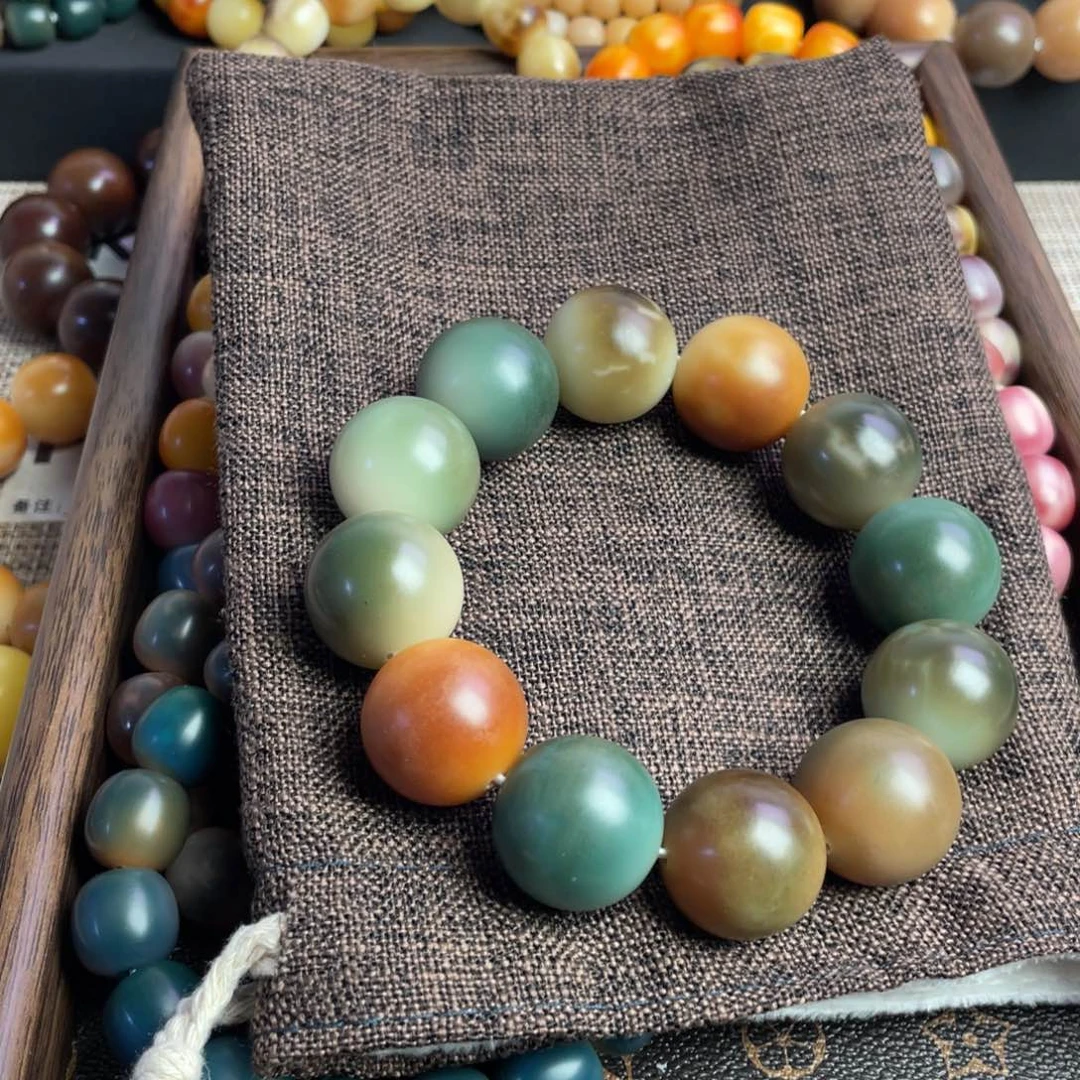 吊坠菩提根/象牙果23.7，圆珠微瑕