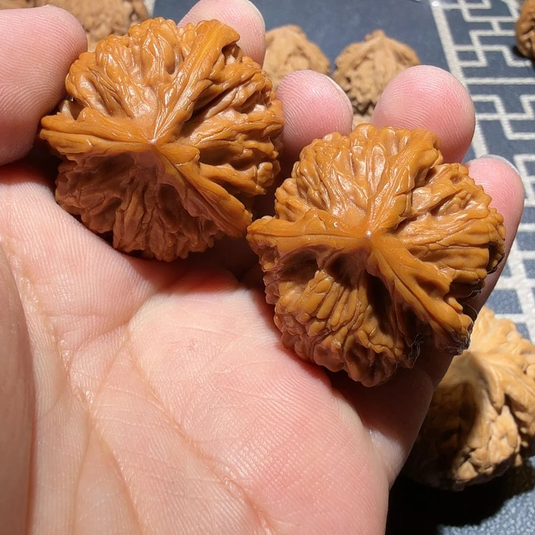 文玩核桃吊坠御龙