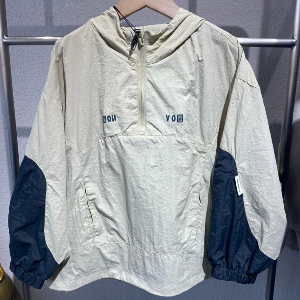 6105儿童拼色外套