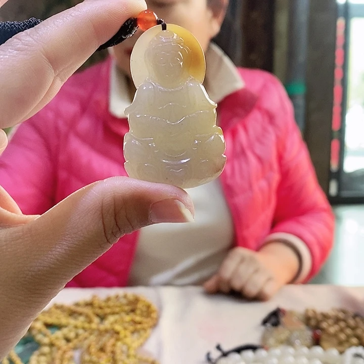 密玉（石英质玉）颈饰未镶嵌