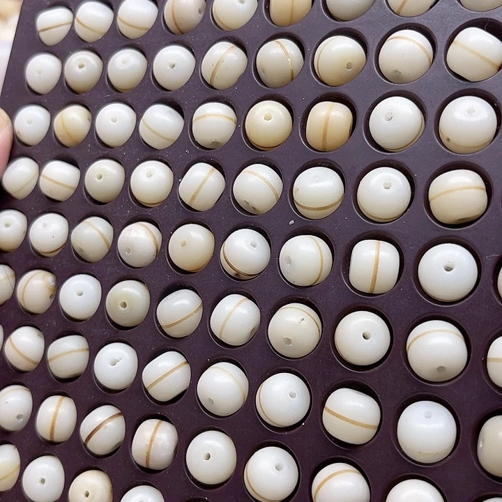 白玉菩提吊坠瑕疵11-10一线天桶珠110颗