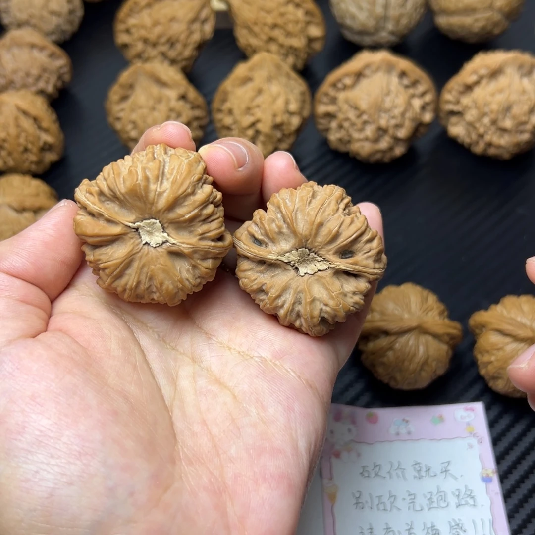 文玩核桃把件平谷凹底40全品