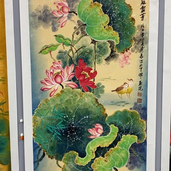 手绘作品等多种形式进行