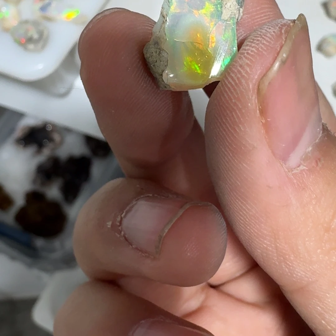 逍***年月下珠宝严选矿物