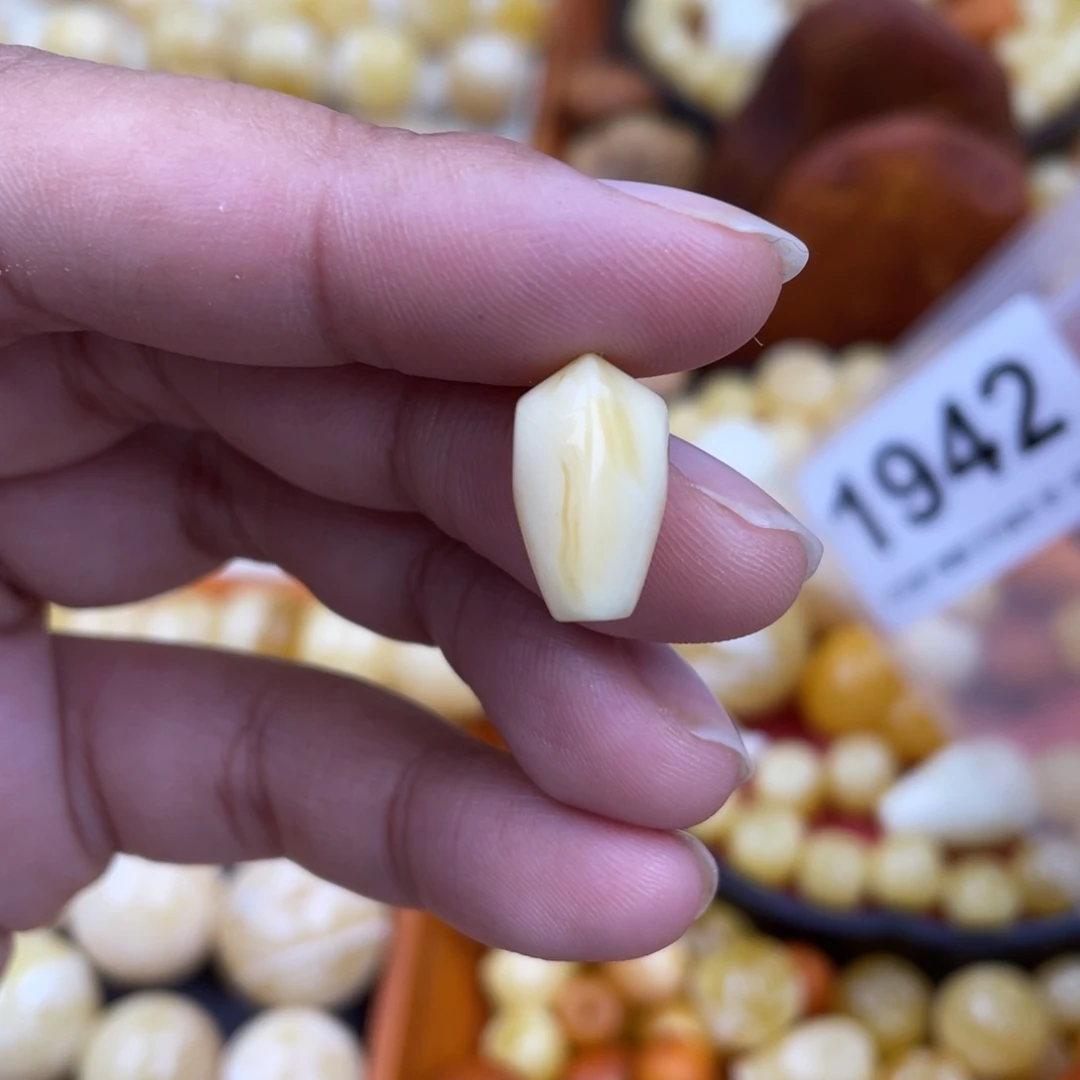 未镶嵌蜜蜡珠宝奇石9.6