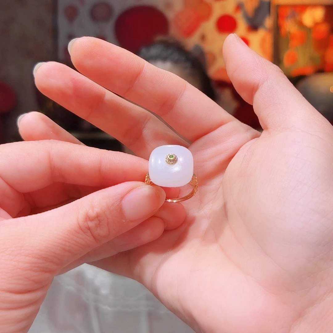 和田玉戒指18K金镶嵌戒指