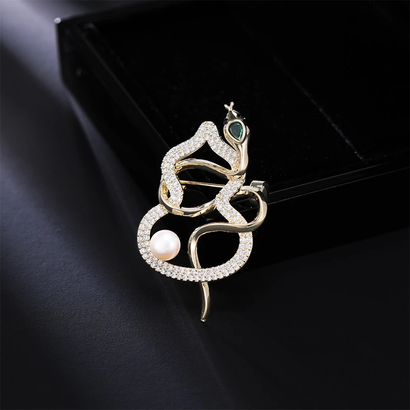 铜锆石胸针 高档创意设计感蛇形葫芦胸针气质大衣西装配饰礼物