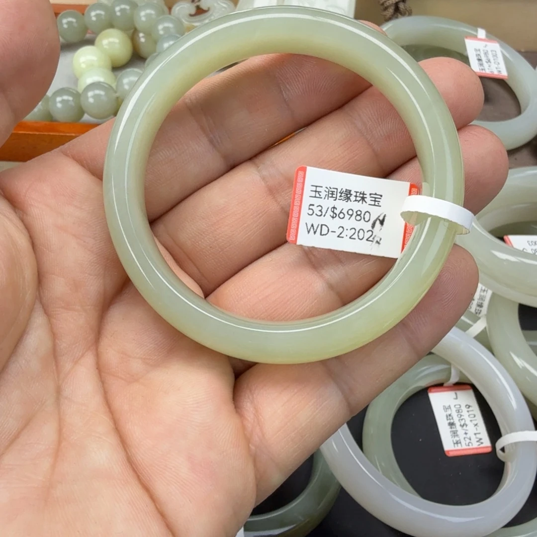 和田玉（糖玉）未镶嵌手镯