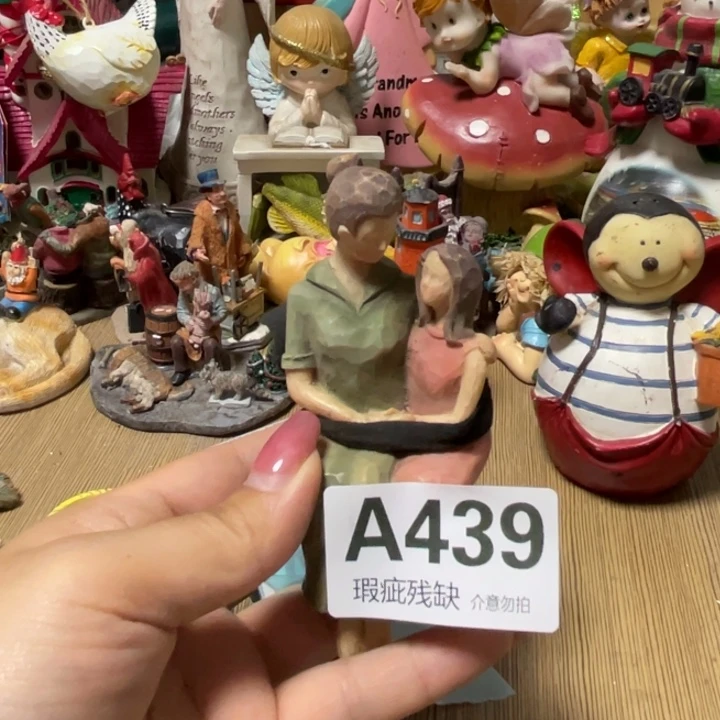 @***月摆件孤品老货微瑕瓷