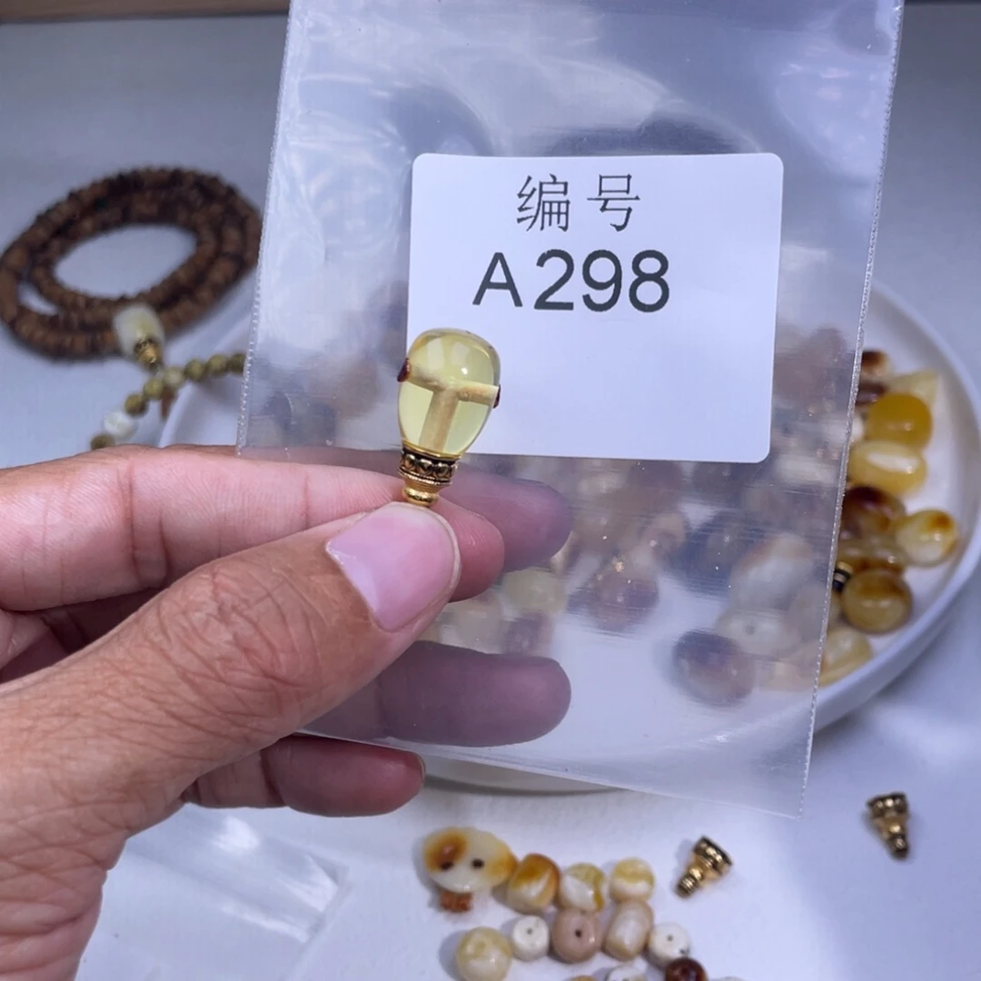 琥珀未镶嵌裸石蜜蜡