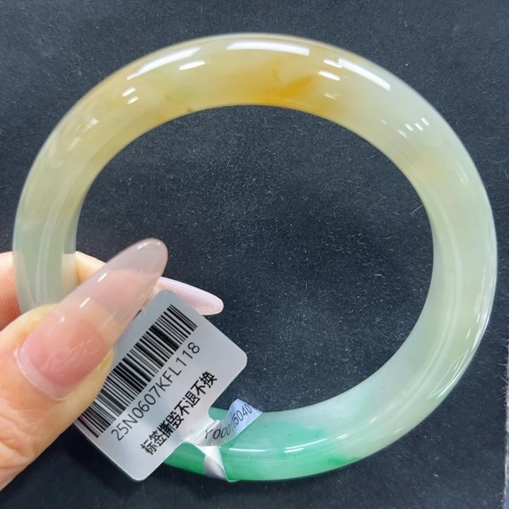 未镶嵌手镯石英质玉