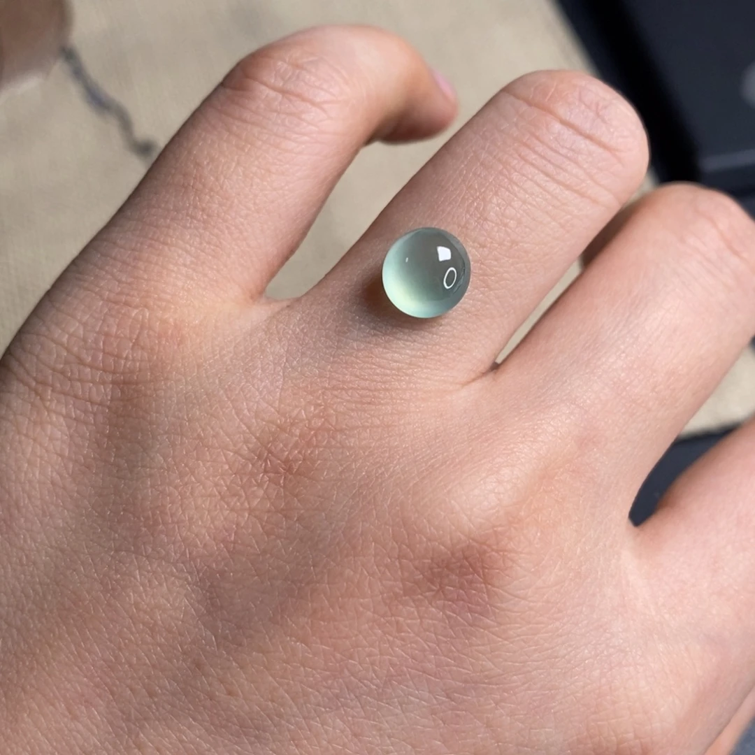 翡翠未镶嵌颈饰卡8.3蛋面