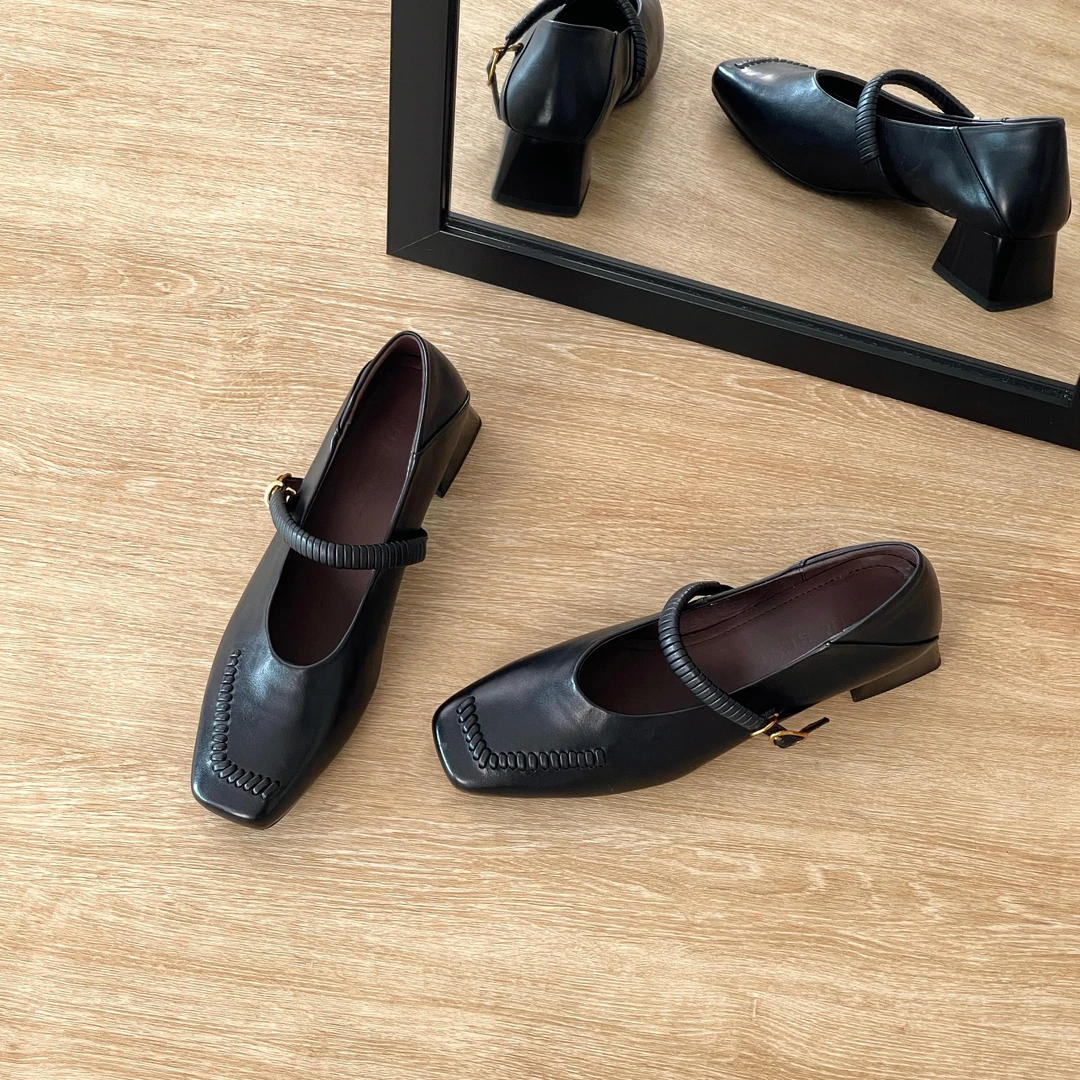 HUSSLOVE 头层牛皮+超纤·跟高4CM·法式轻职风浅口中跟方头单鞋女