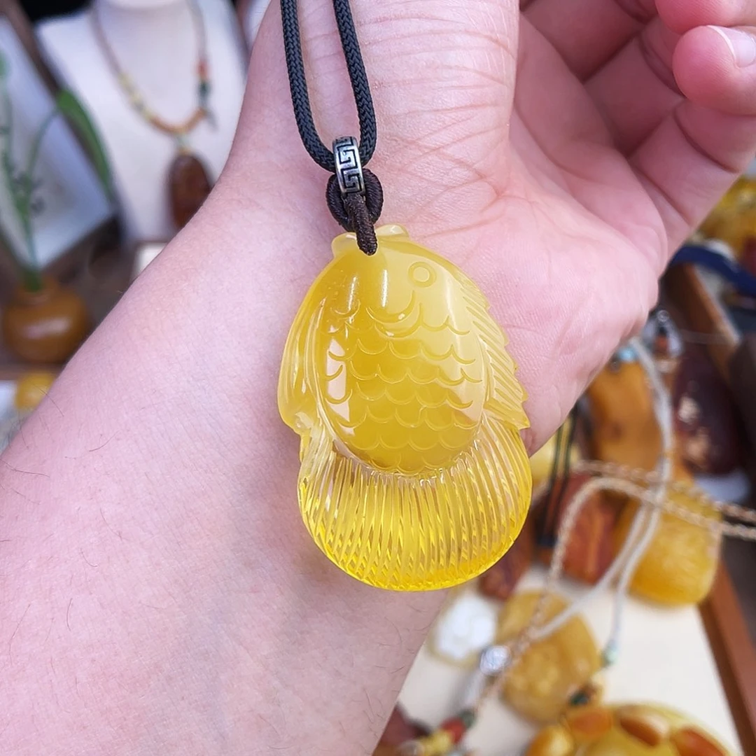 未镶嵌琥珀珠宝奇石