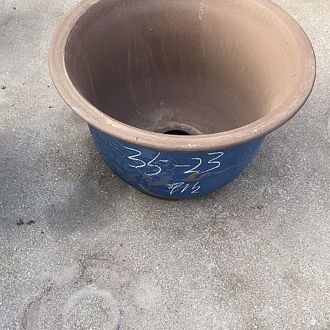 中国宜兴紫砂花盆，